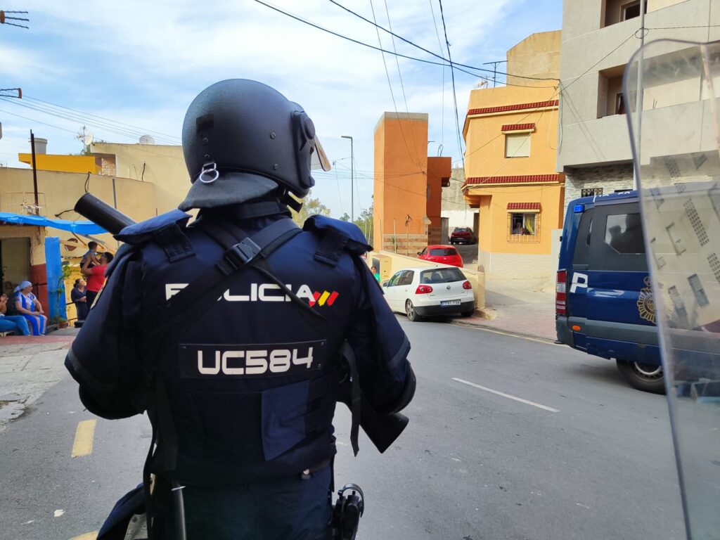 Vigilante seguridad Moda y complementos de segunda mano barata en Cádiz  Provincia